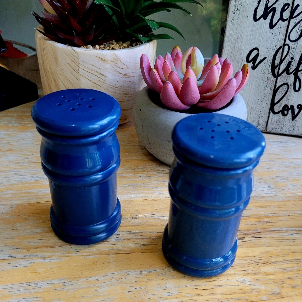 Mainstay Salt and Pepper Shakers Set
